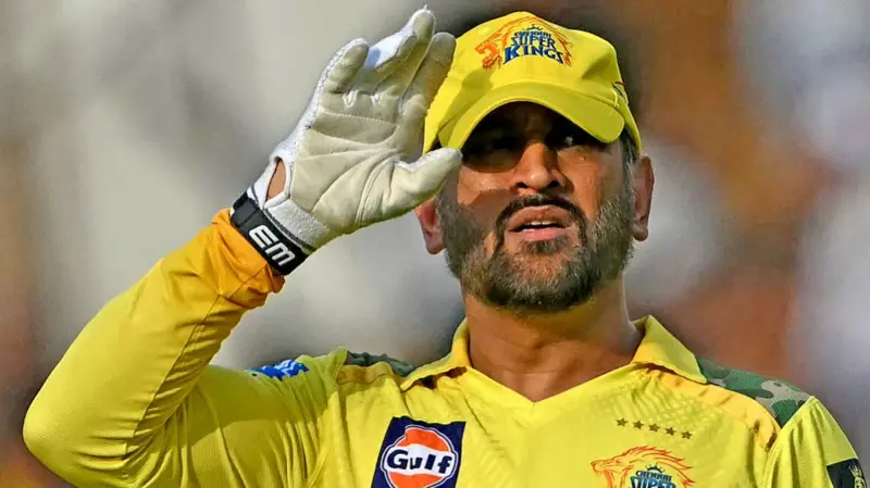 Mahendra Singh Dhoni चोटिल, दो हफ्ते आईपीएल से बाहर रह सकते हैं